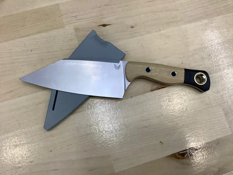 Benchmade Station Knife – Maple Richlite And Black G10 Hybrid Handle 1
