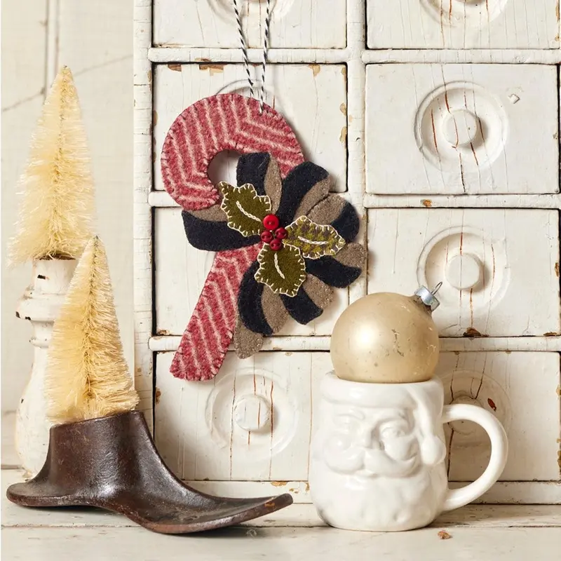 Candy Cane Holiday Ornament Pattern 1