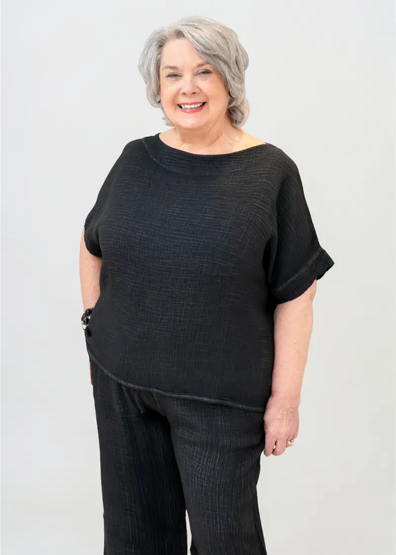 Crinkle Boat Top – Pokoloko Plus-Size Textured Top 1