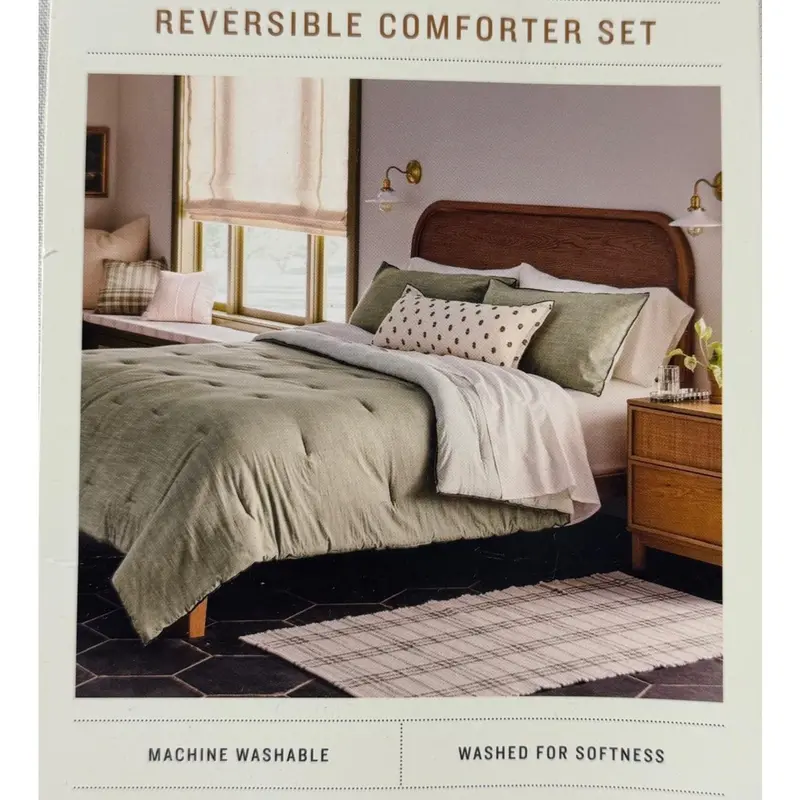 Hearth & Hand By Magnolia King Reversible Comforter Set – Green, 3-Piece 1
