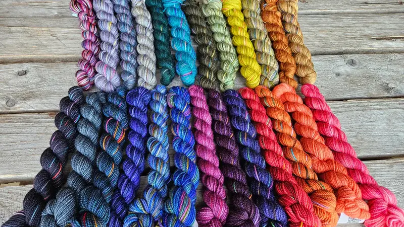 Koigu Kpppm Festive Pencil Pack (25-Day) + Jasmine Dk Collection (24-Day) 1