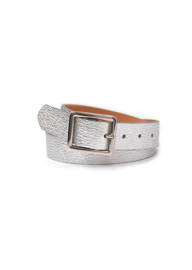 Landes Small Rectangular Buckle Leather Belt – Modern Minimalist 1