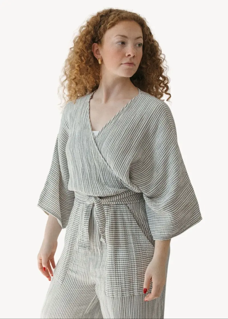 Striped Crinkle Balloon Sleeve Top – Pokoloko Volume-Forward Blouse 1
