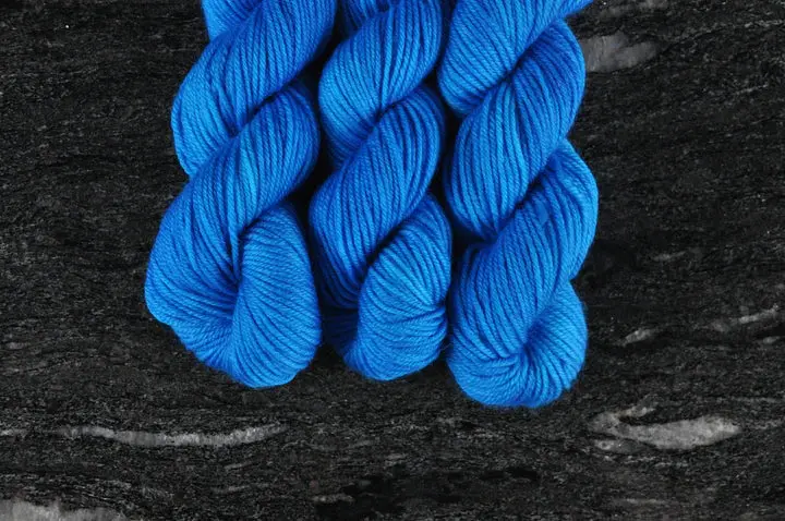Timber Yarns Dk Midi – Mid-Scale Variegated Dk Yarn 1